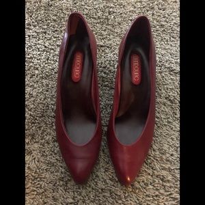 Beautiful red bandolino pumps red size 8.